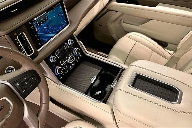 2023 GMC Yukon Denali - Photo 17