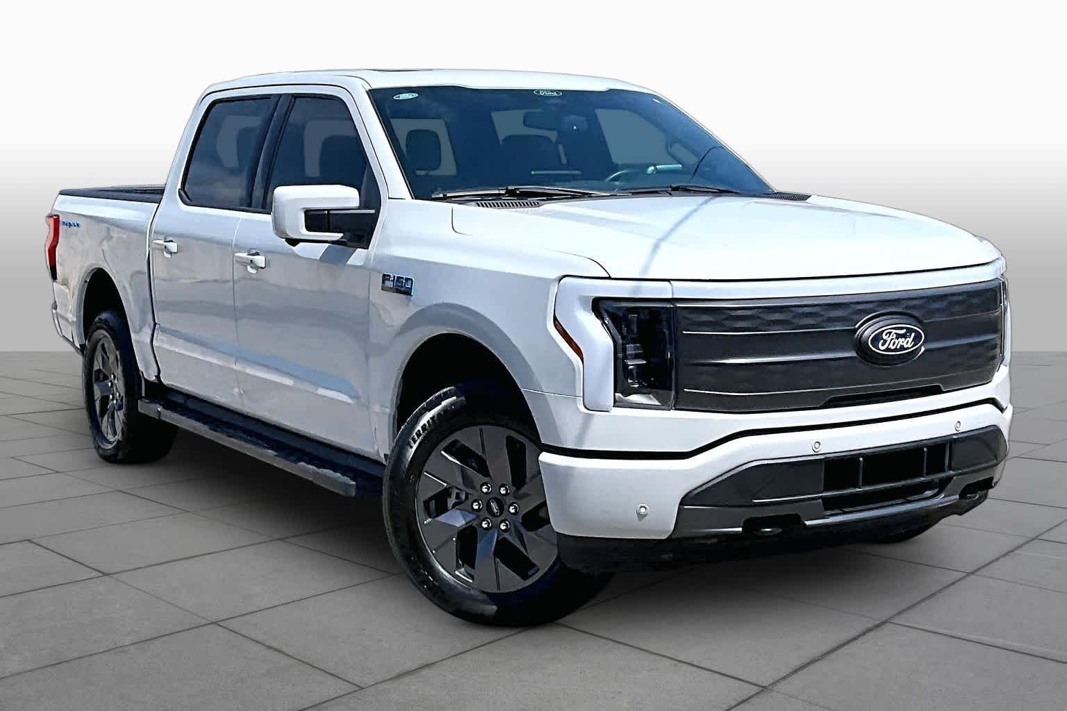 Used 2024 Avalanche Ford LARIAT image 3
