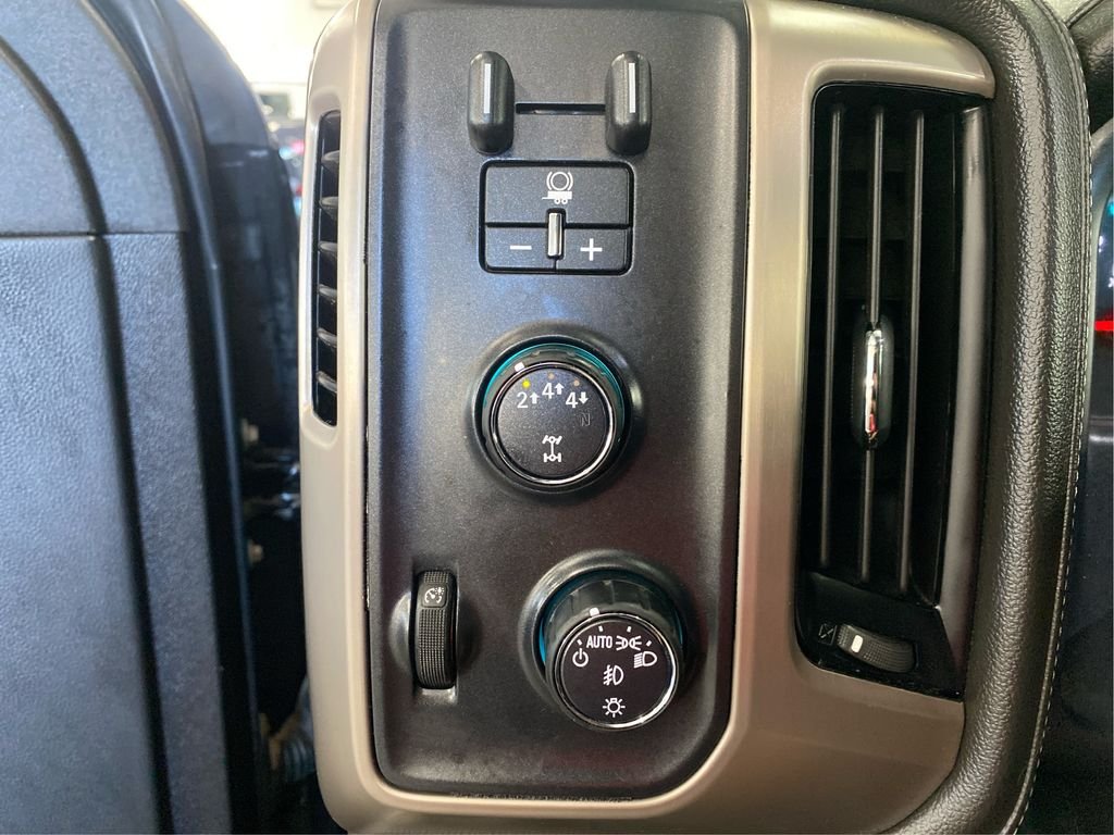 Used 2019 Black GMC Denali image 22