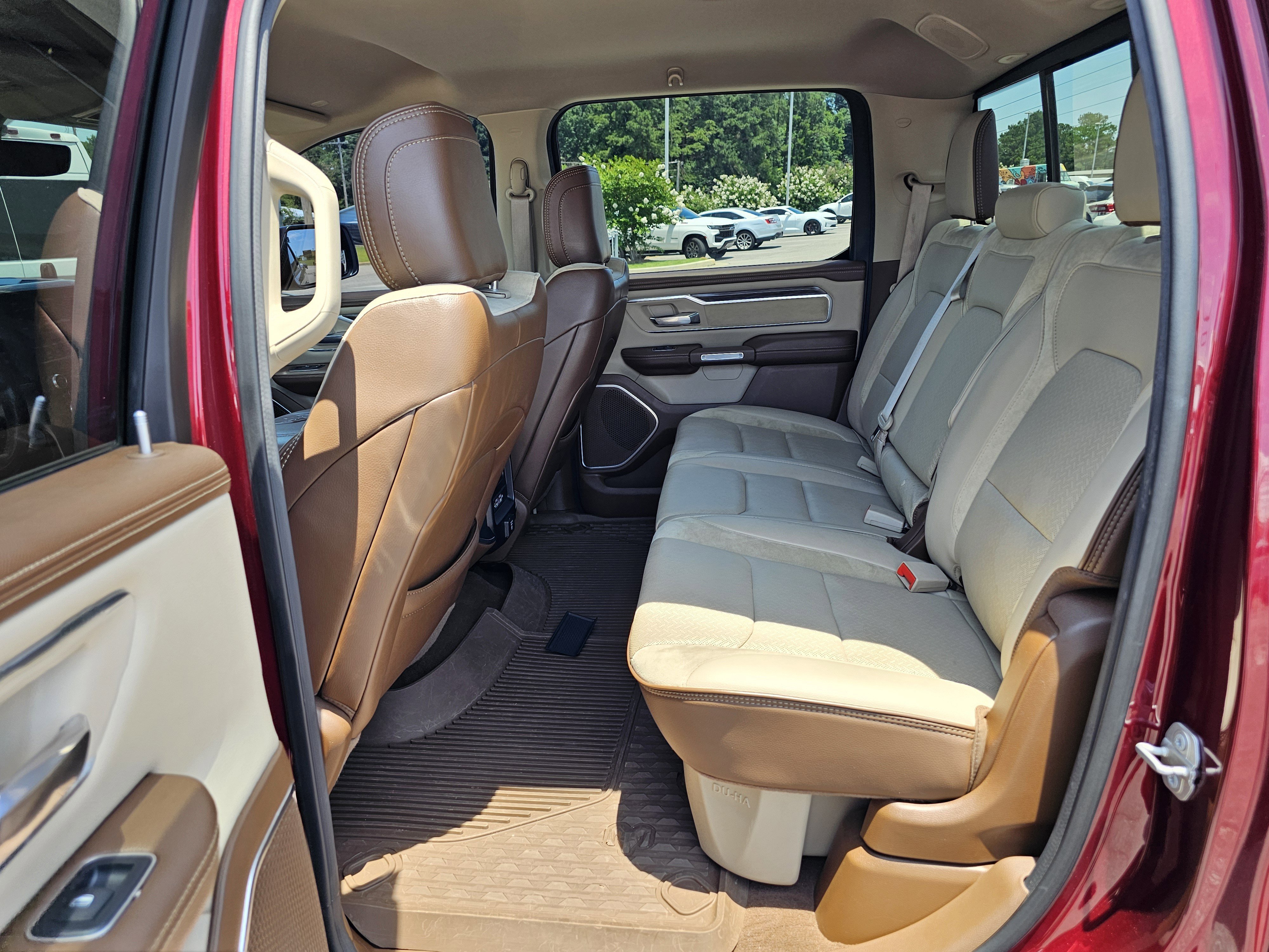 Used 2020 Delmonico Red Pearlcoat Ram Laramie image 32