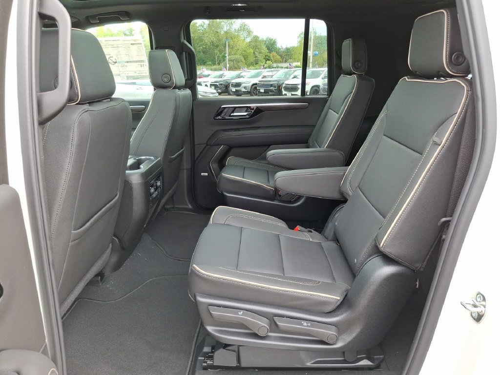2025 Chevrolet Suburban Premier - Photo 25