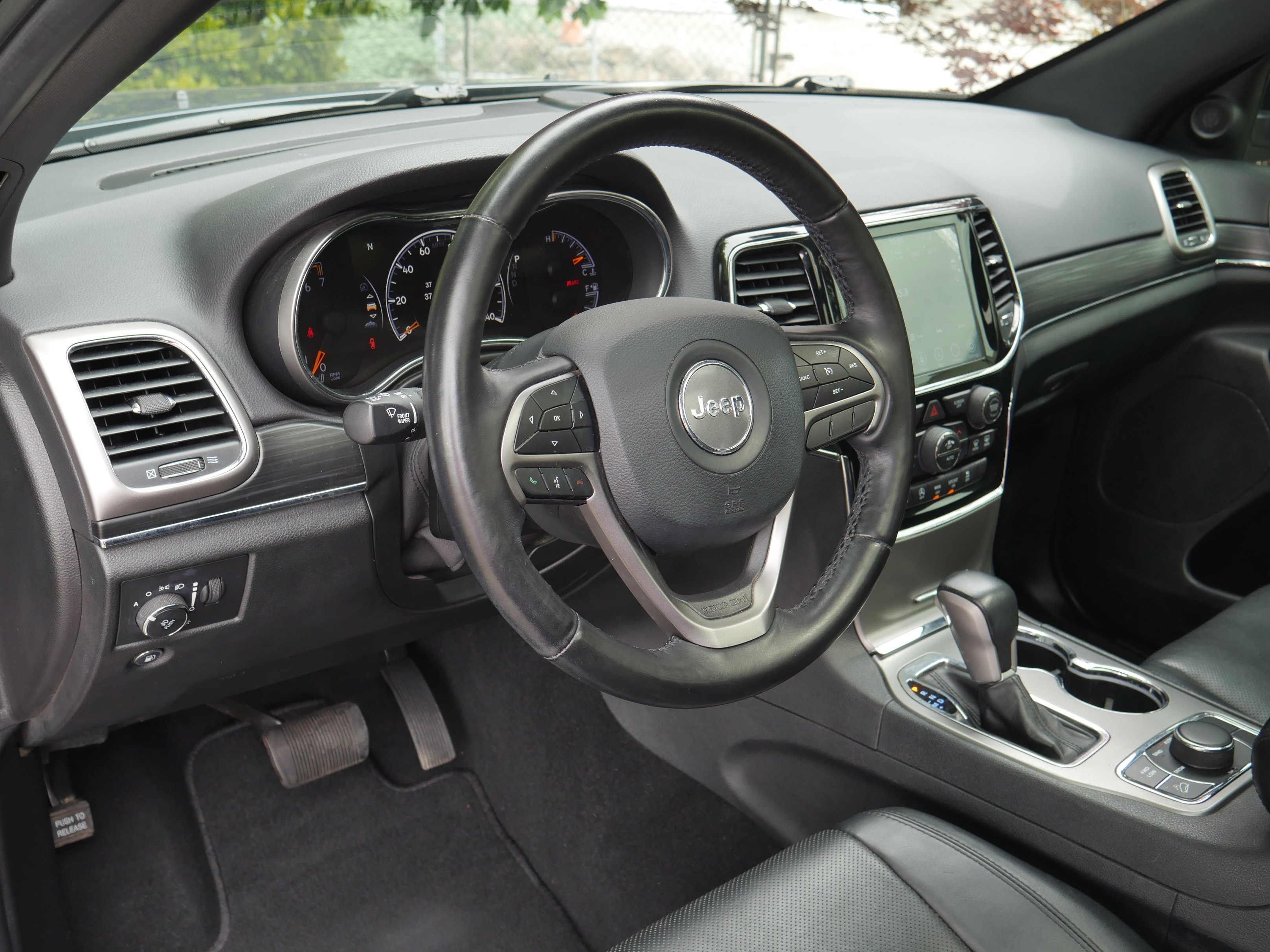 Used 2020 Slate Blue Pearlcoat Jeep Limited image 4