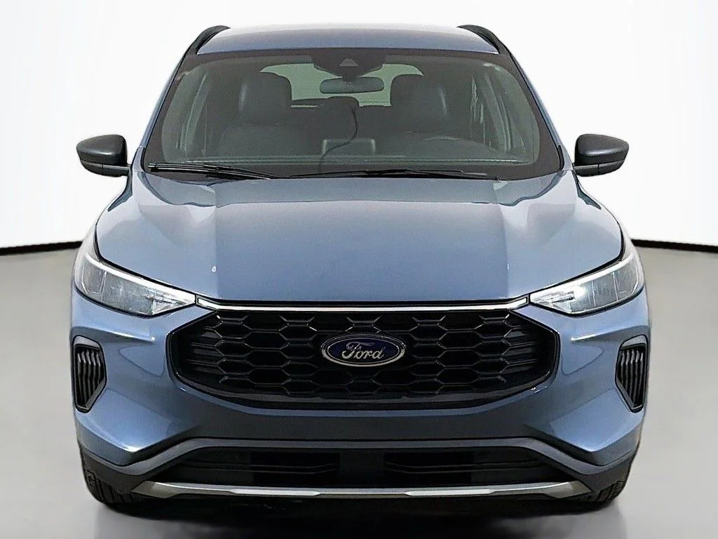 Used 2025 Vapor Blue Metallic Ford ST-Line image 11