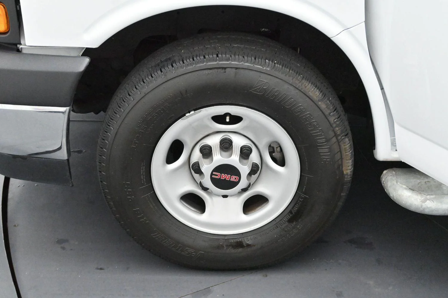 Used 2024 Summit White GMC Work Van image 27