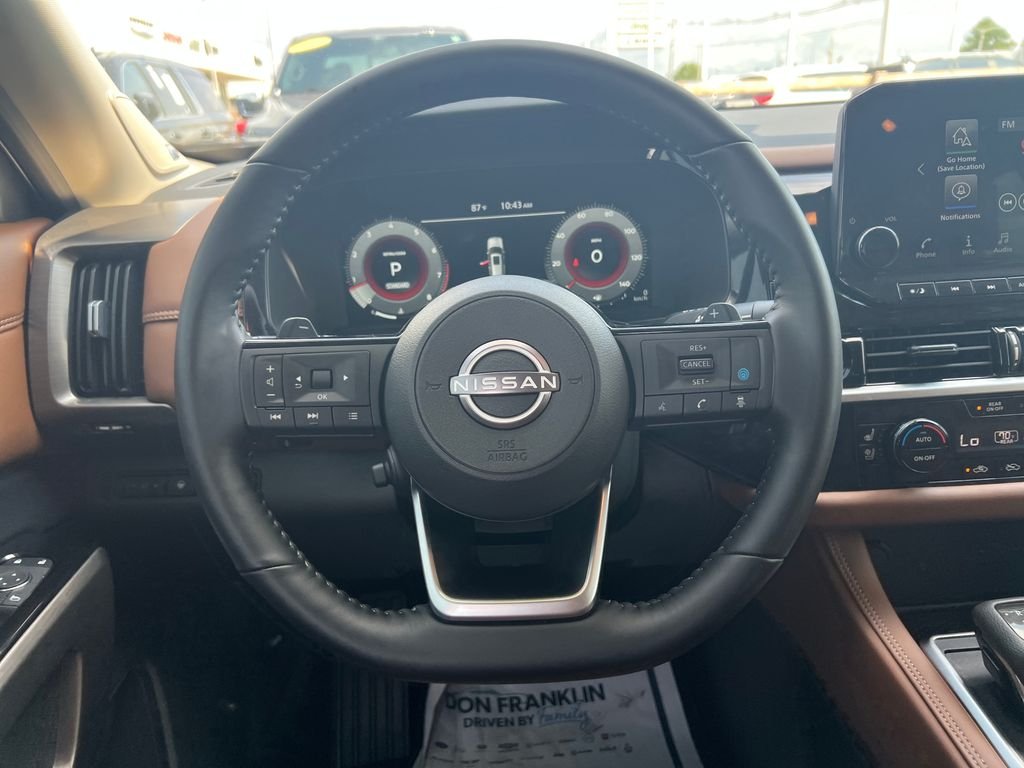 Used 2025 Gray Nissan Platinum image 17