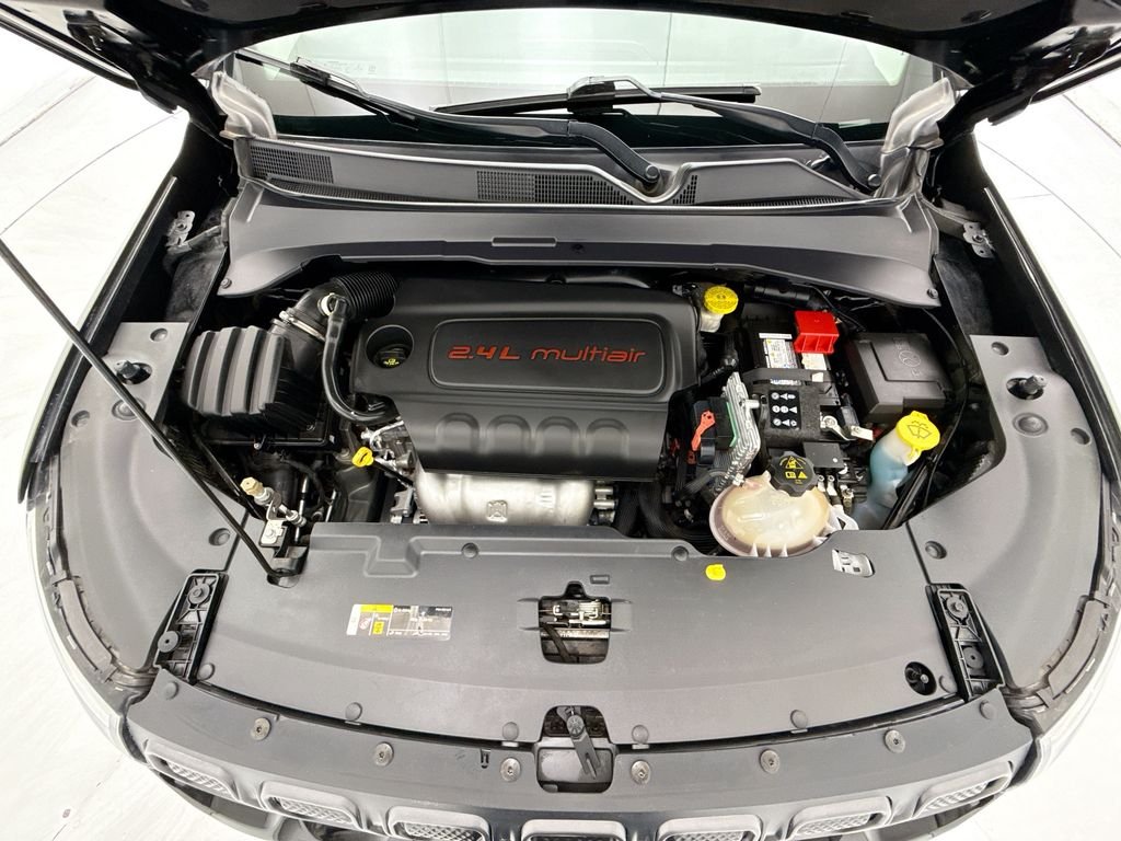 Used 2022 Diamond Black Jeep Trailhawk image 28