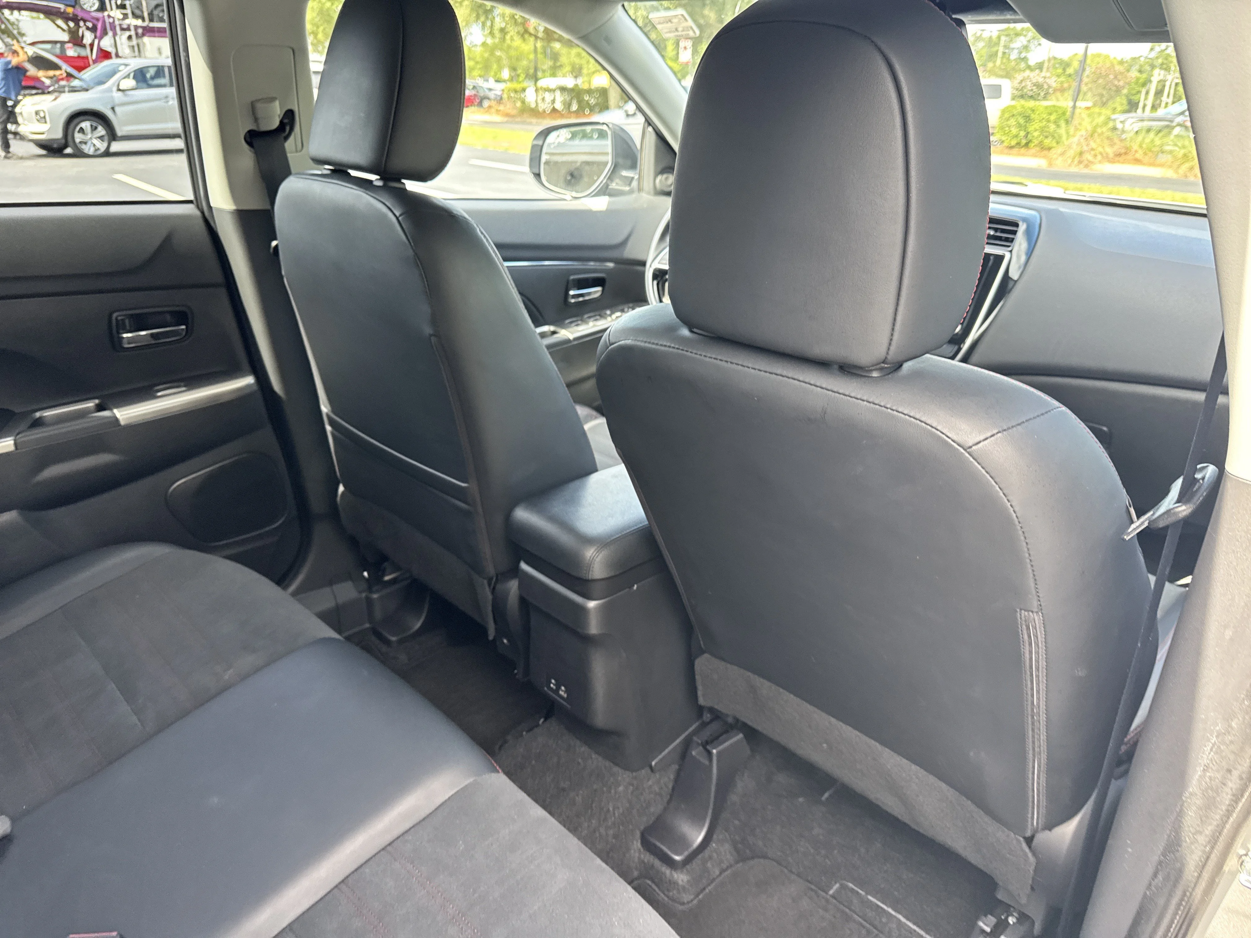 Used 2025  Mitsubishi 2.0 ES image 30