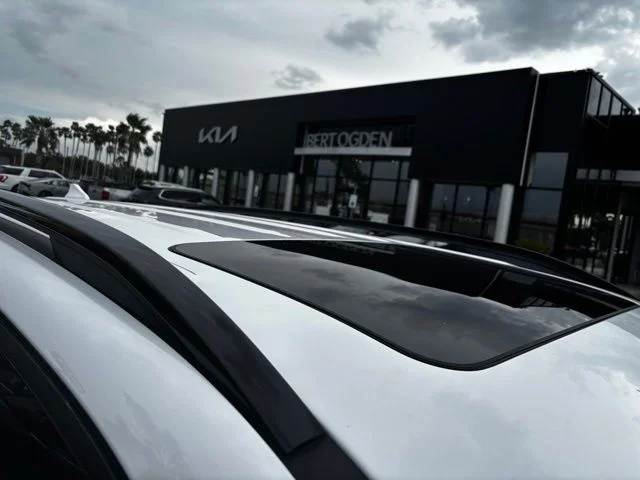 Used 2024 White Kia EX X-Line image 7