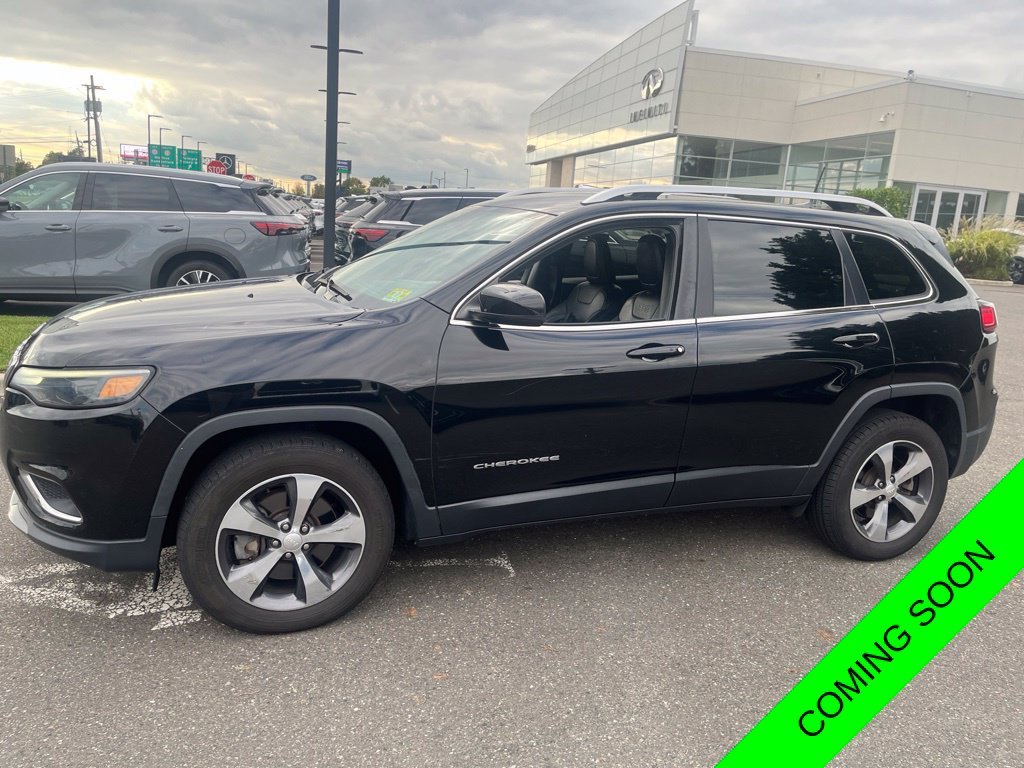 Used 2019 Diamond Black Crystal Pearlcoat Jeep Limited image 1