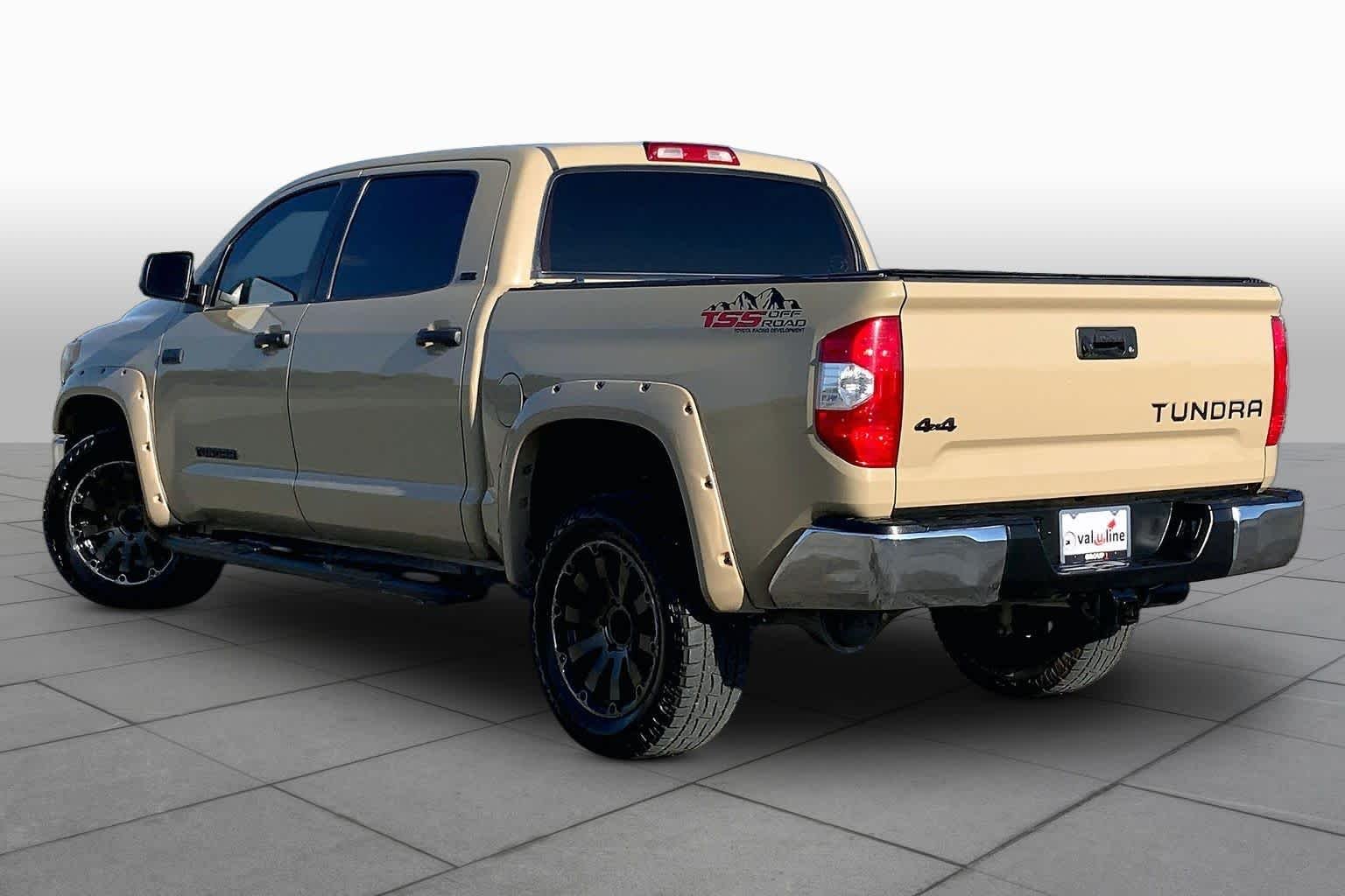 Used 2018 Quicksand Toyota SR5 image 11