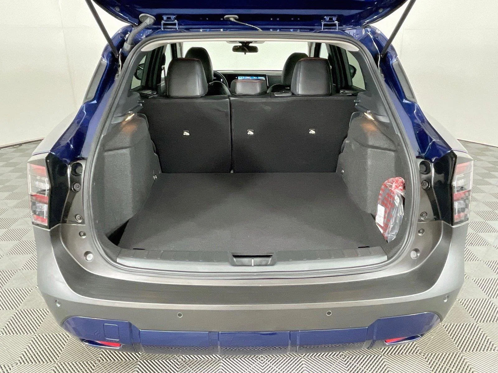 Used 2026 Deep Blue Pearl Nissan SR image 27