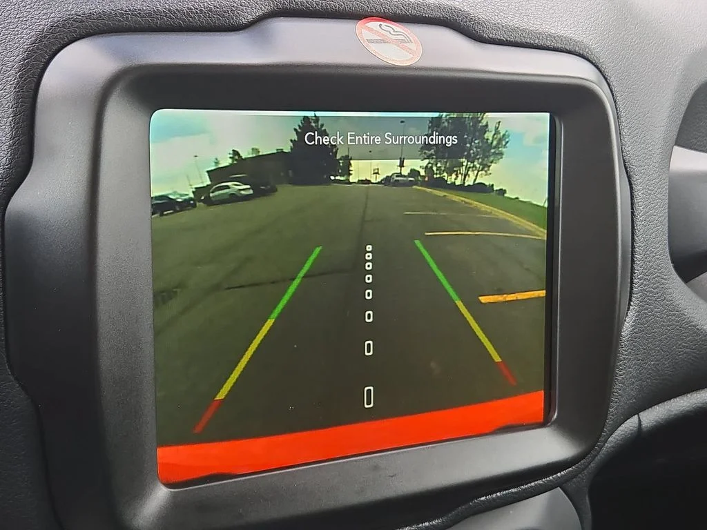 Used 2023 Red Jeep Latitude image 35