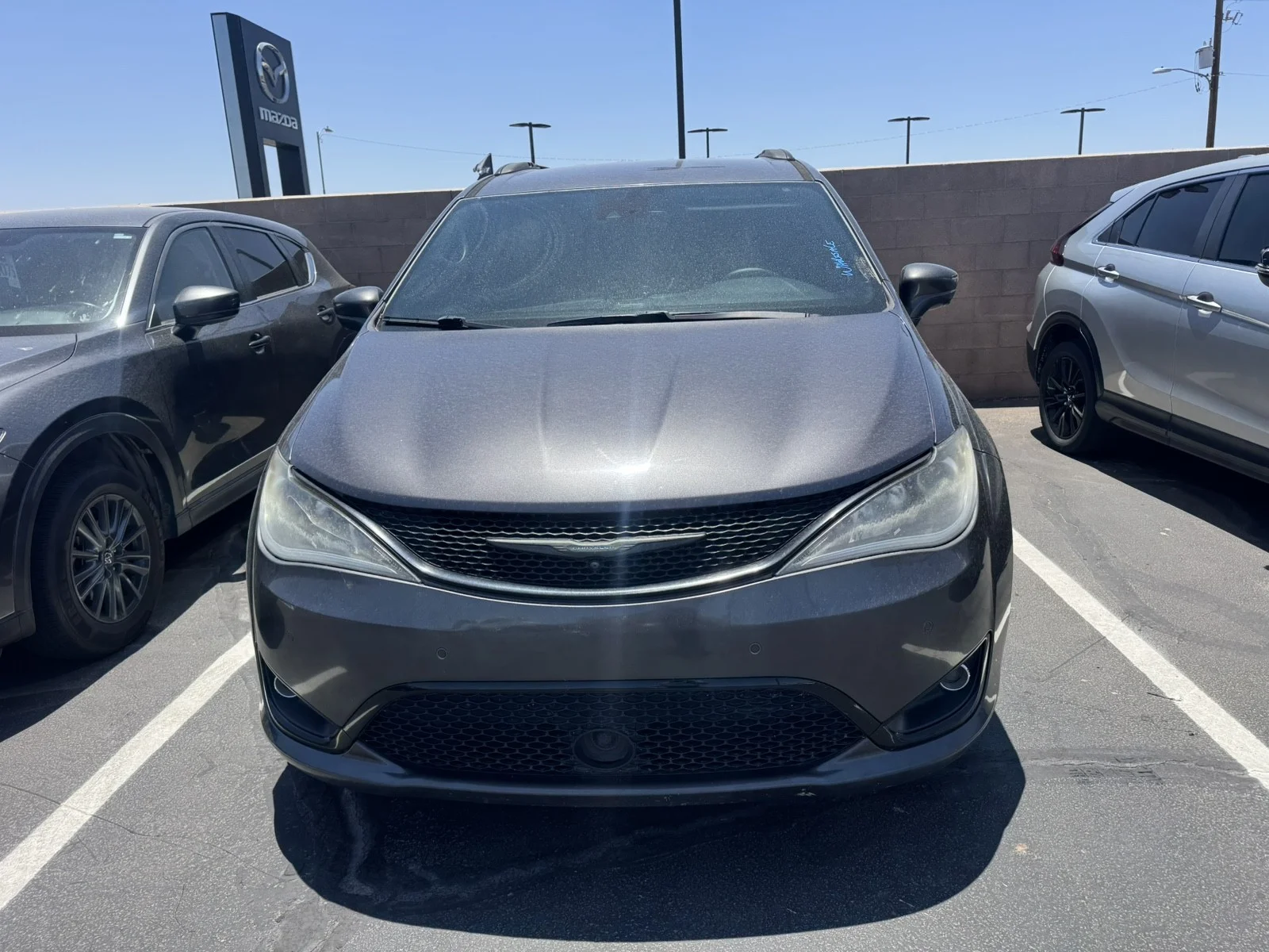 Used 2018 grey Chrysler Touring L image 2