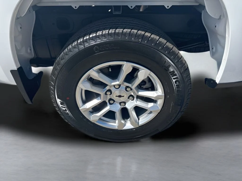 New 2026 White Chevrolet RST image 38