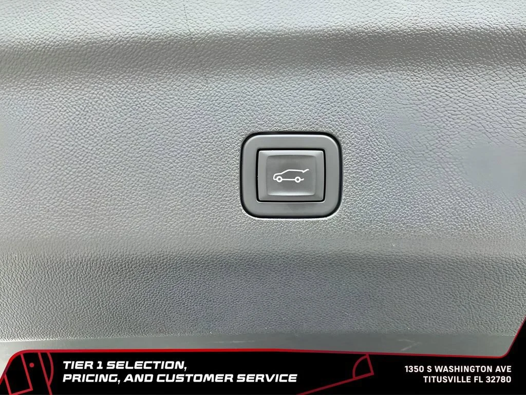 Used 2024 Summit White GMC Denali image 13