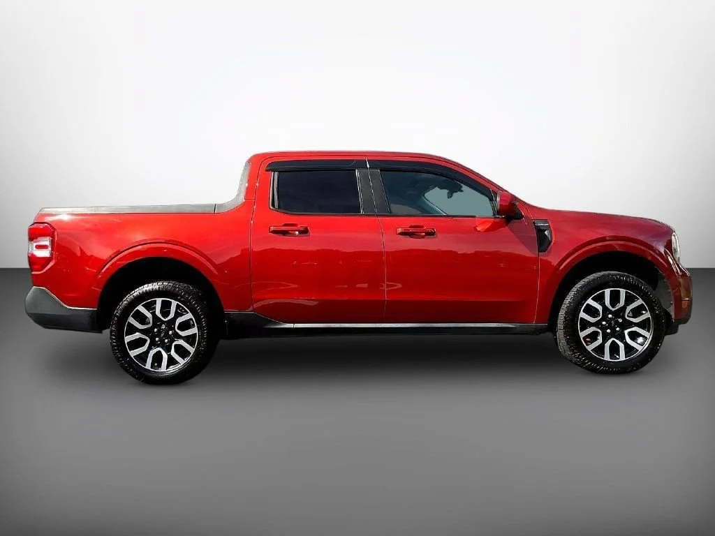 Used 2022 Chili Pepper Red Ford Lariat image 8