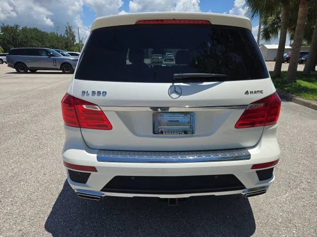 Used 2015 Diamond White Metallic Mercedes-Benz GL 550 image 4