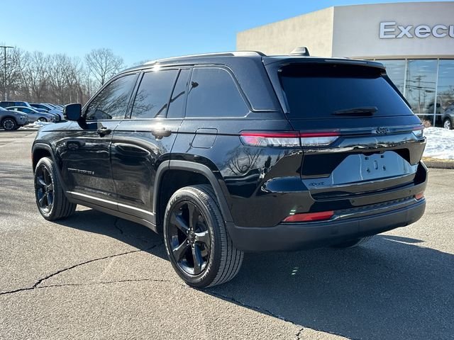 Used 2023 Black Jeep Altitude X image 4
