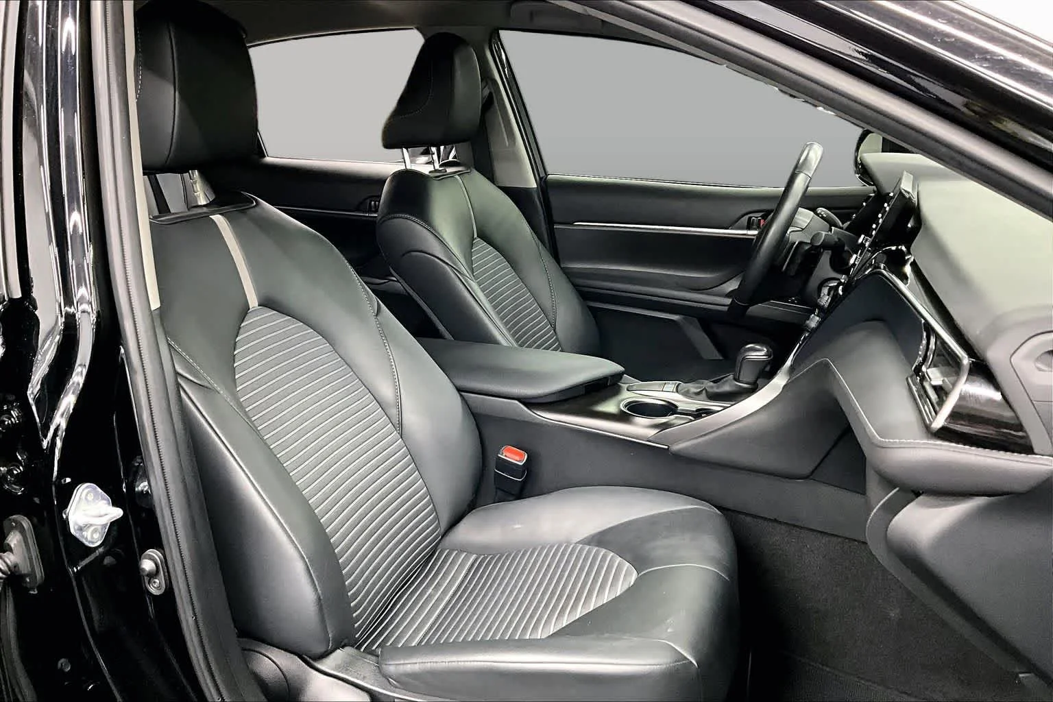 Used 2024 Midnight Black Metallic Toyota SE image 8