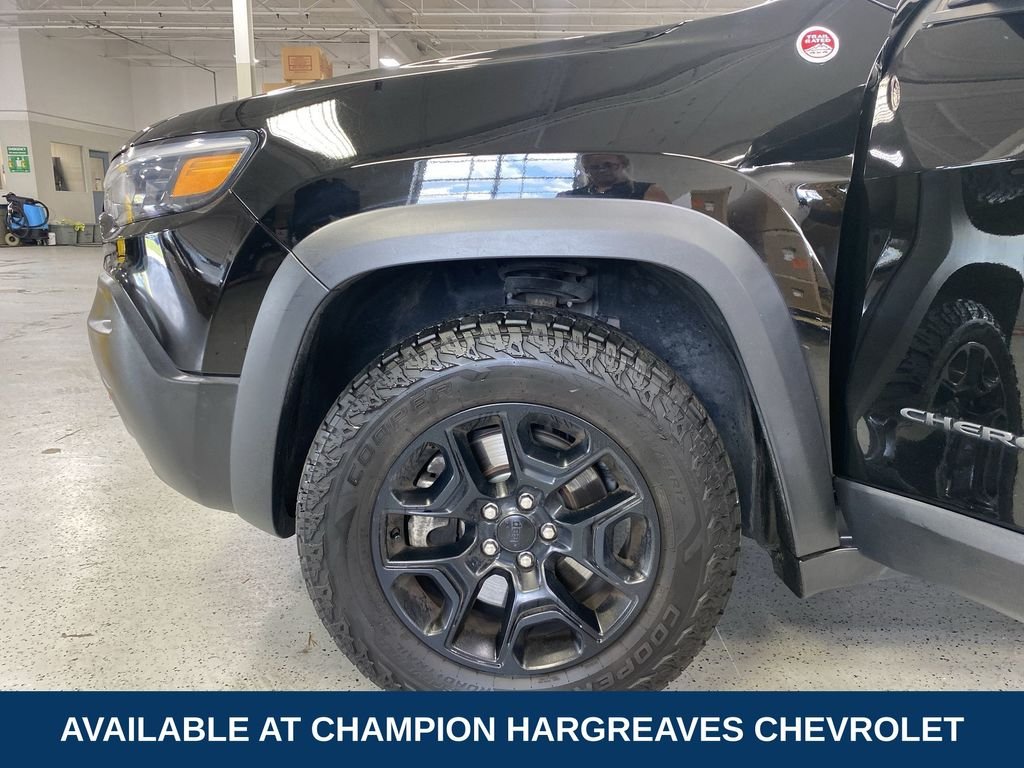 Used 2021 Diamond Black Jeep Trailhawk image 41