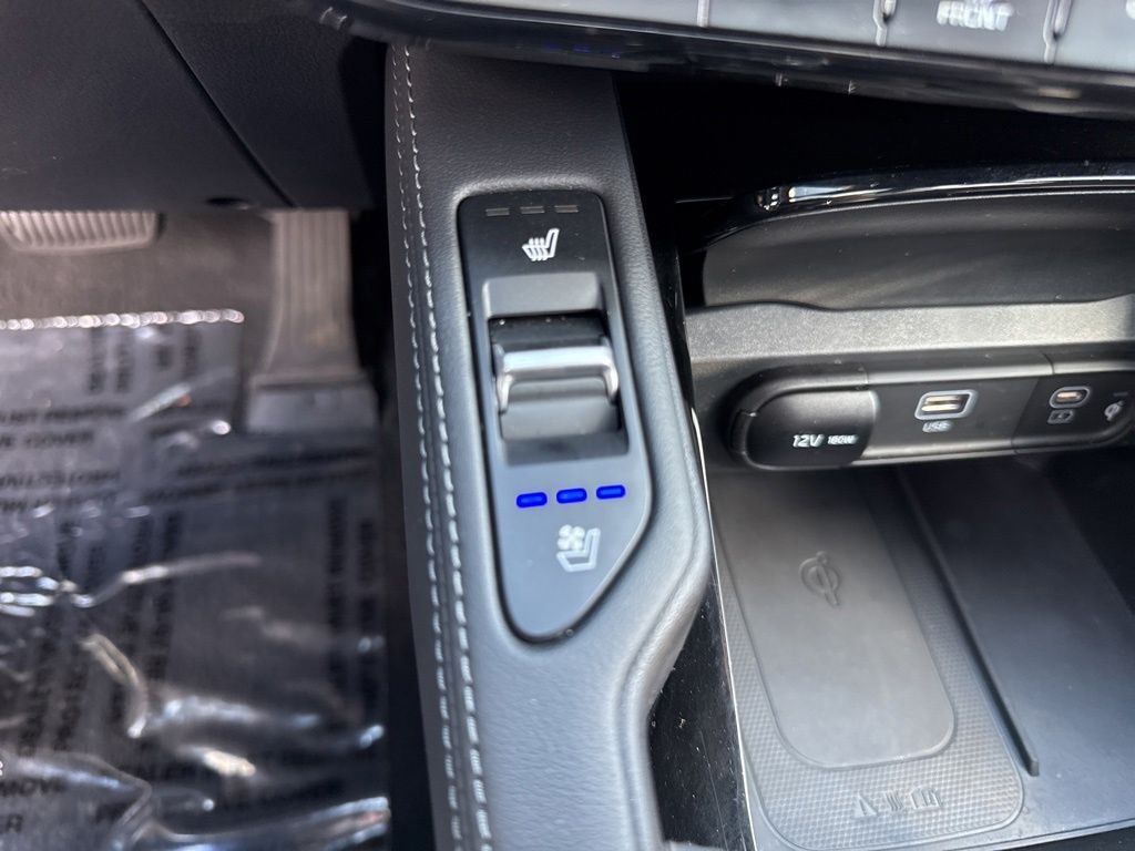 Used 2024 Black Kia EX X-Line image 26