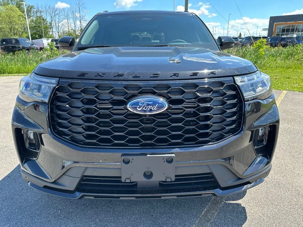 New 2026 Agate Black Metallic Ford ST-Line image 8