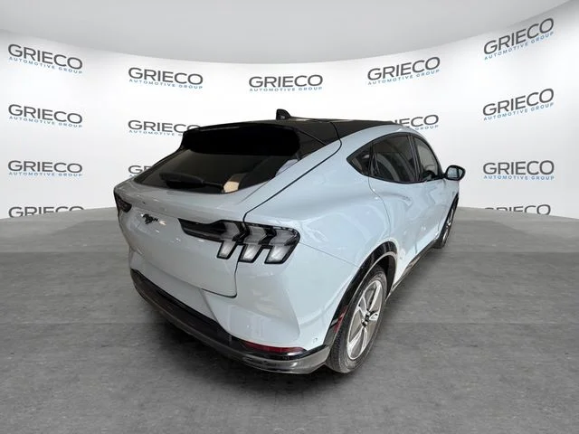 Used 2023 White Metallic Ford Premium image 31