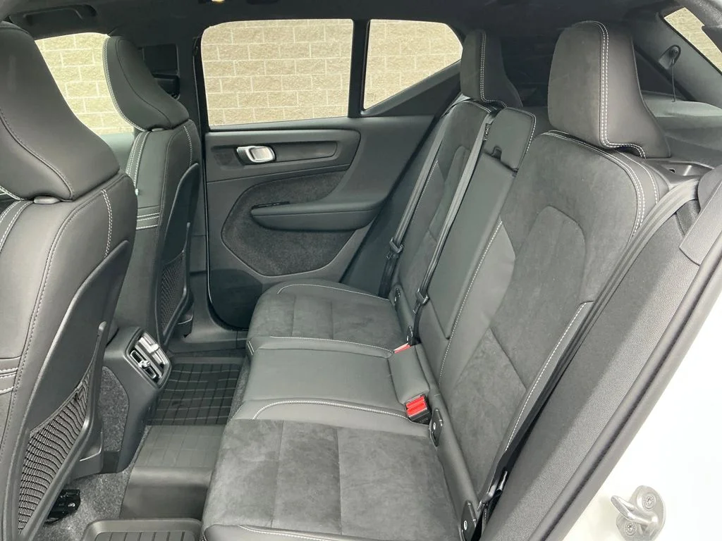 New 2026 Crystal White Volvo Ultra image 15