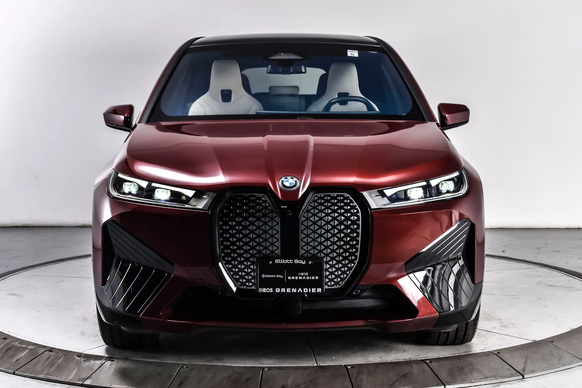 Used 2024 Red Metallic BMW xDrive50 image 8