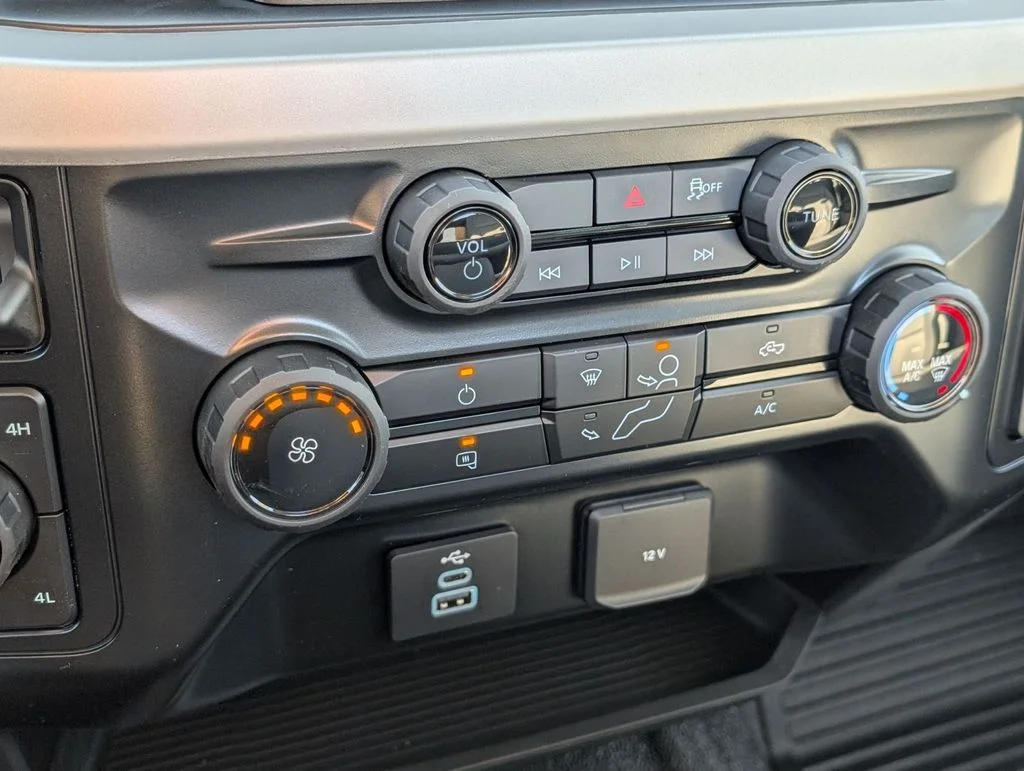 New 2026 Oxford White Ford F-550® XL image 29