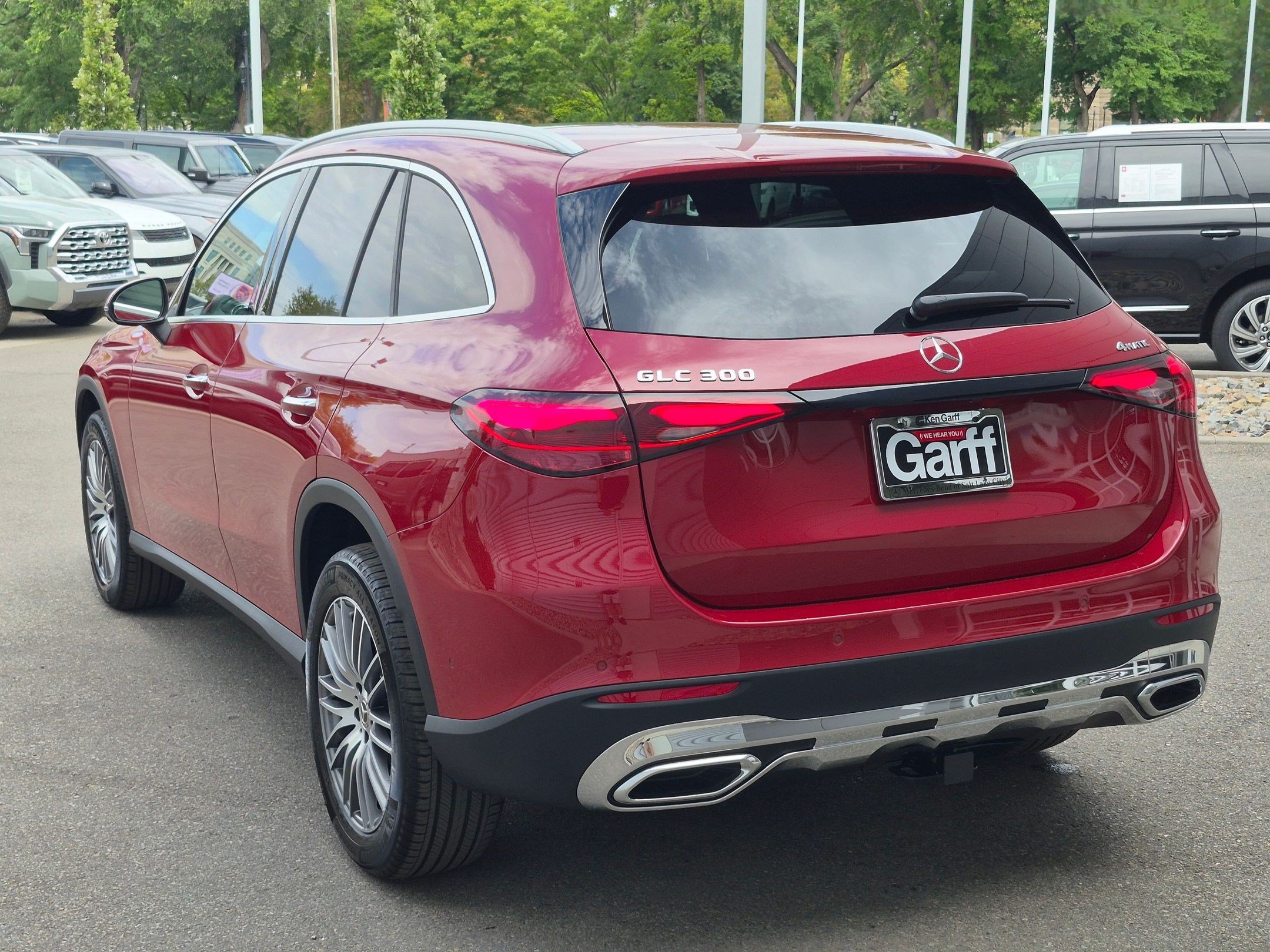 New 2027 MANUFAKTUR Patagonia Red Metallic Mercedes-Benz GLC 300 image 32