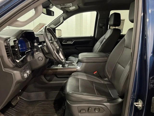 Used 2023 Blue GMC SLT image 5