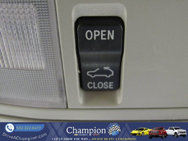 Used 2018 Silver Toyota XLE image 38