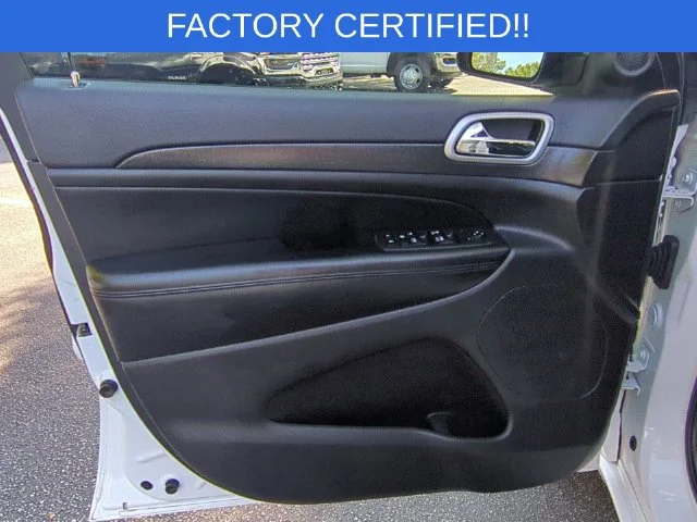 Used 2018 White Jeep Altitude image 12