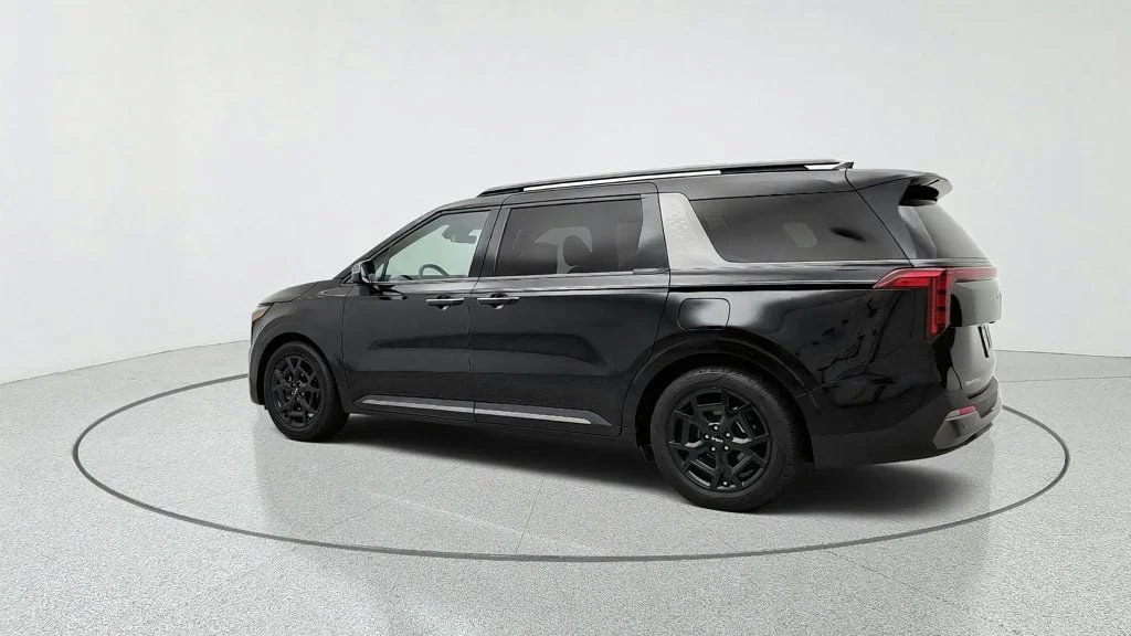 Used 2025 Aurora Black Pearl Kia SX FWD w/ Rear Seat Entertainment & Dark Edition Pkg image 7