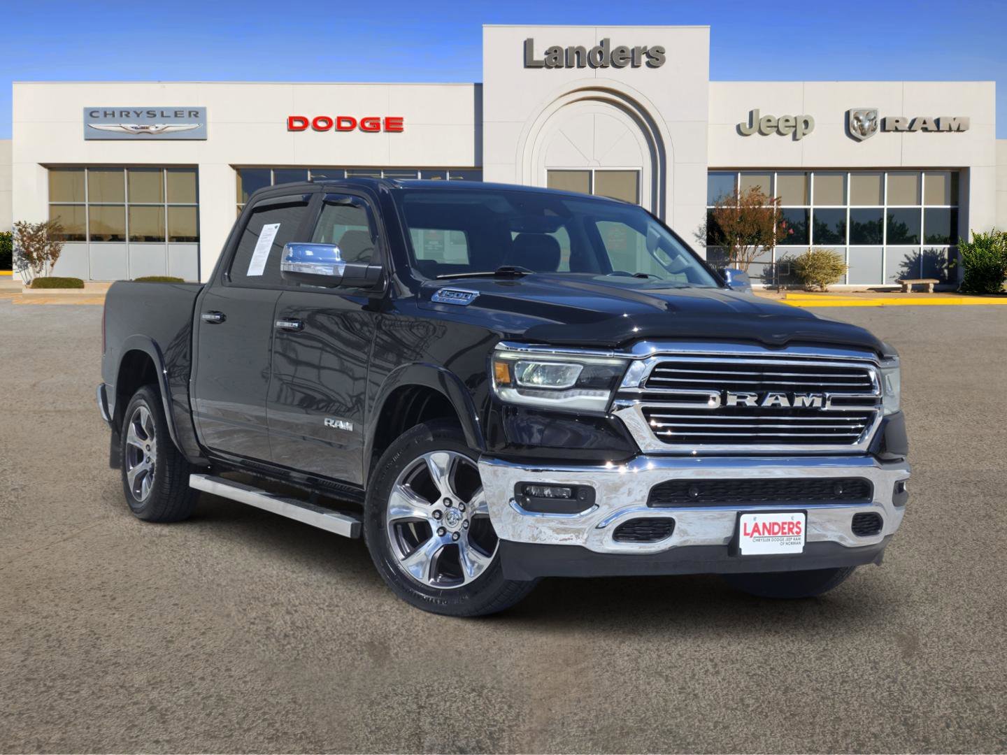 2022 RAM 1500 Laramie 4x4 Crew Cab 5'7's photo