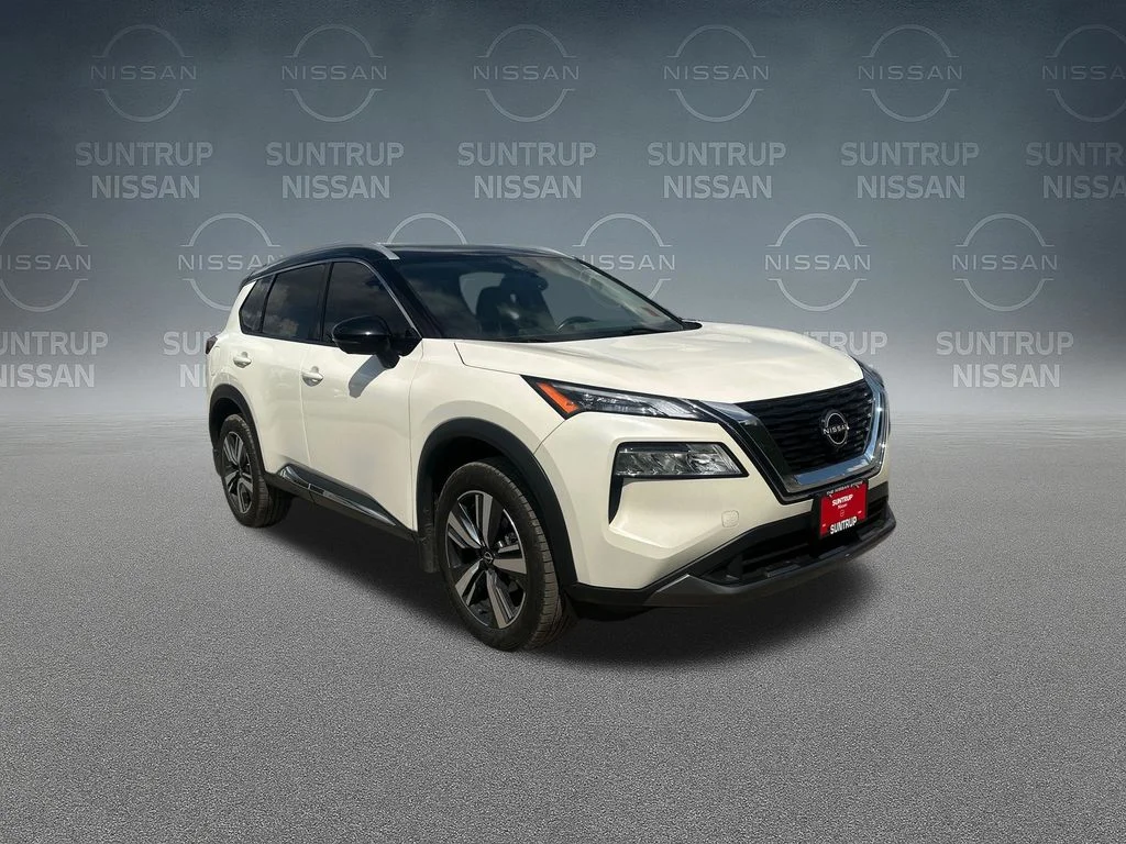 Used 2023 White Nissan SL image 39