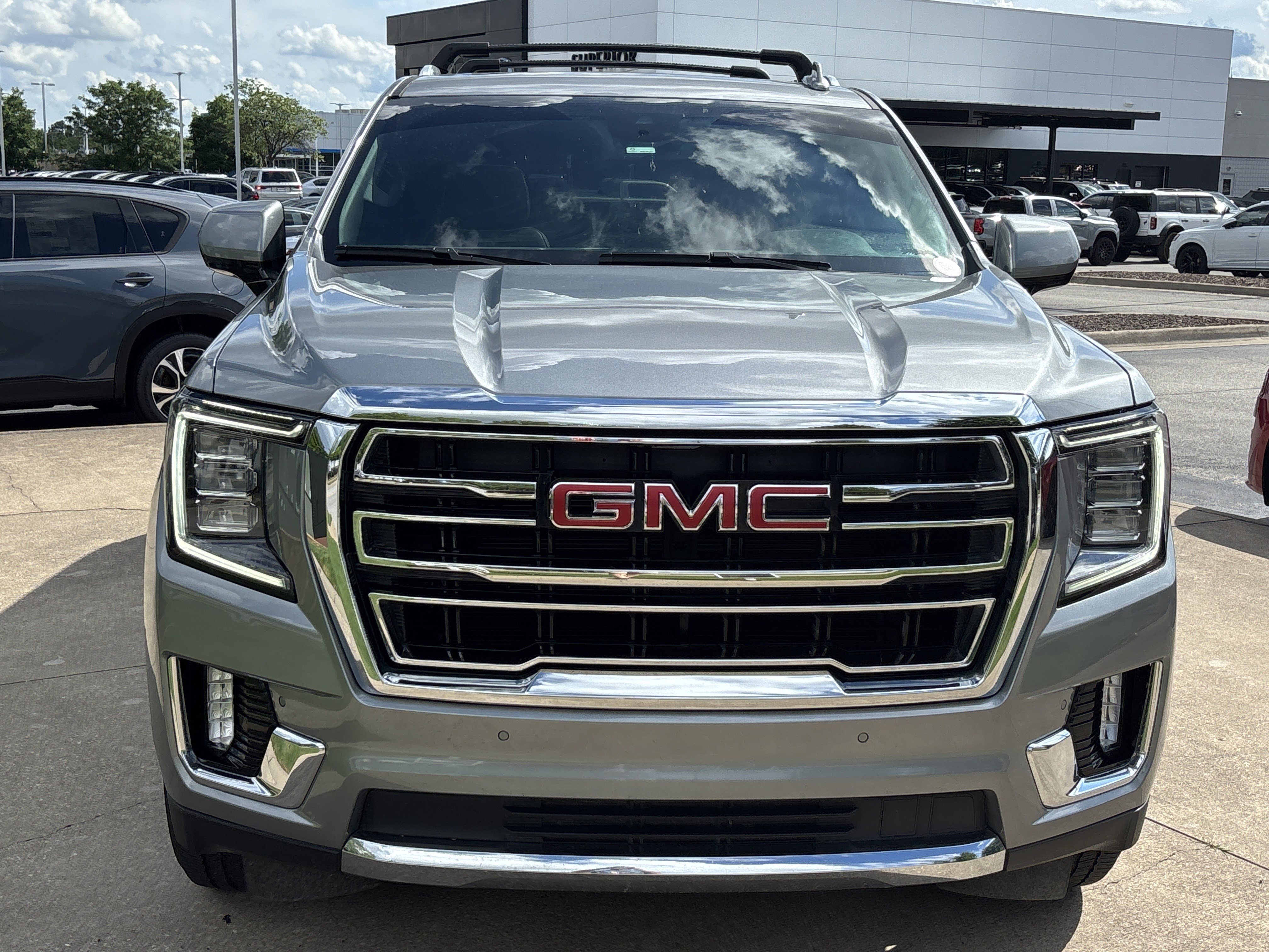 Used 2023 Sterling Metallic GMC SLT 4WD image 13