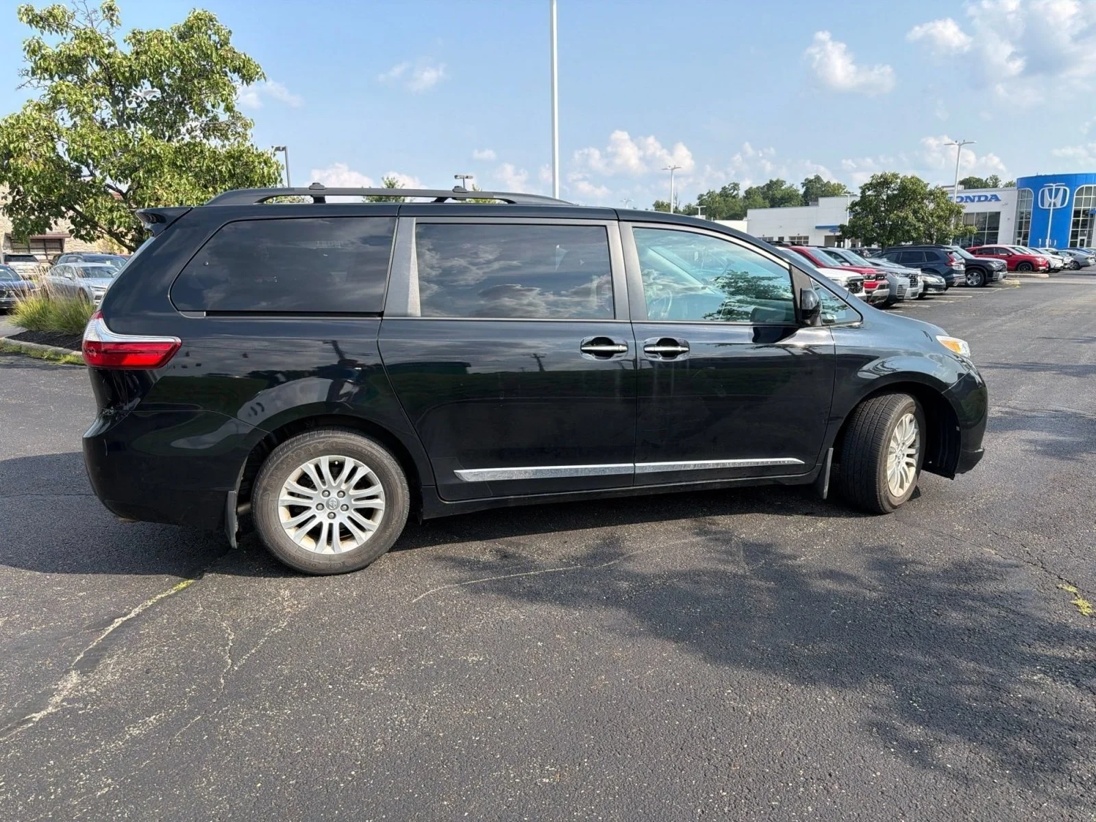 Used 2017 Midnight Black Metallic Toyota XLE Premium image 16