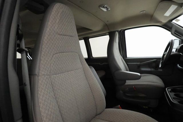 2024 Chevrolet Express Passenger LT - Photo 20