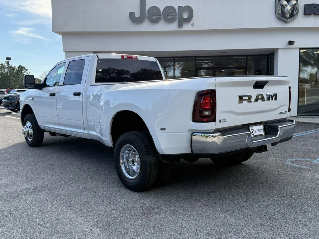 2026 RAM 3500 Tradesman - Photo 6