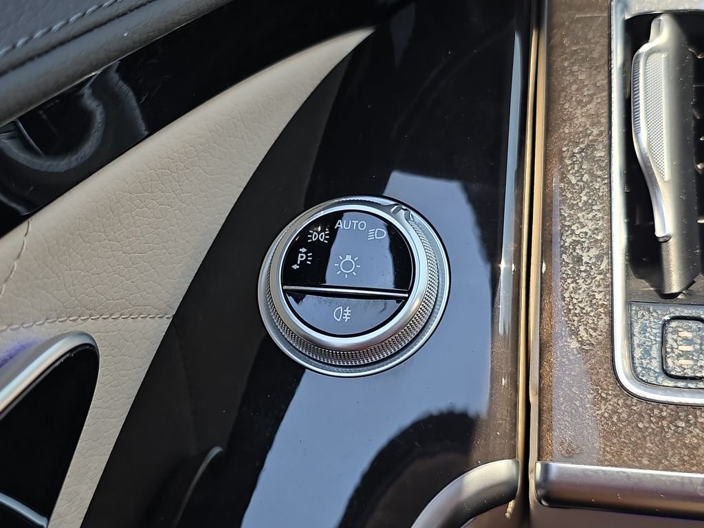 Certified Used 2022 White Mercedes-Benz S 580 image 28