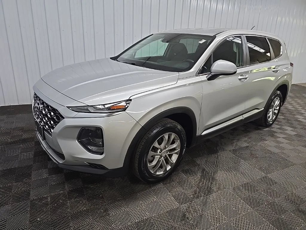 Used 2019 Silver Hyundai SE image 8