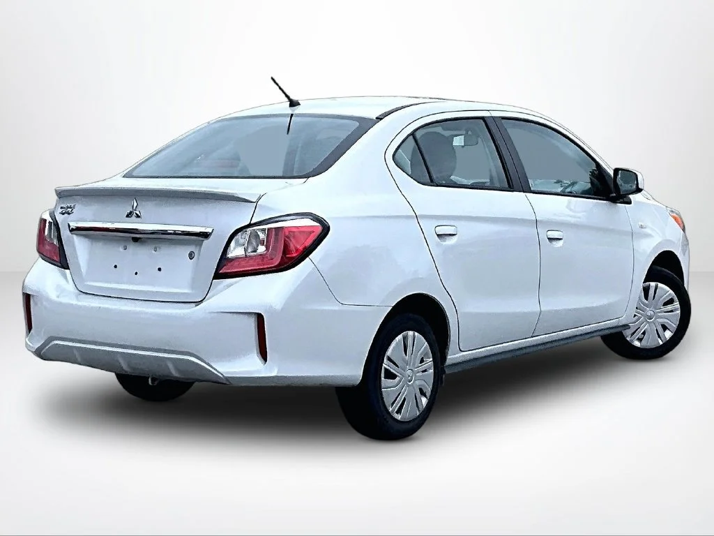 Used 2024 Red Mitsubishi ES image 3