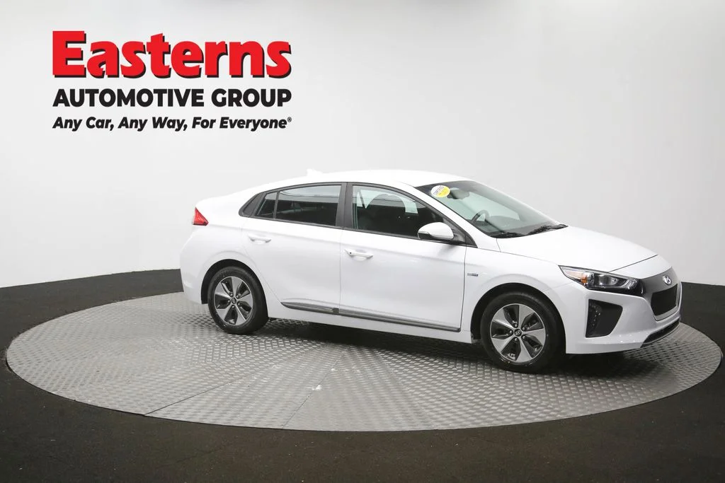Used 2019 White Hyundai Base image 48