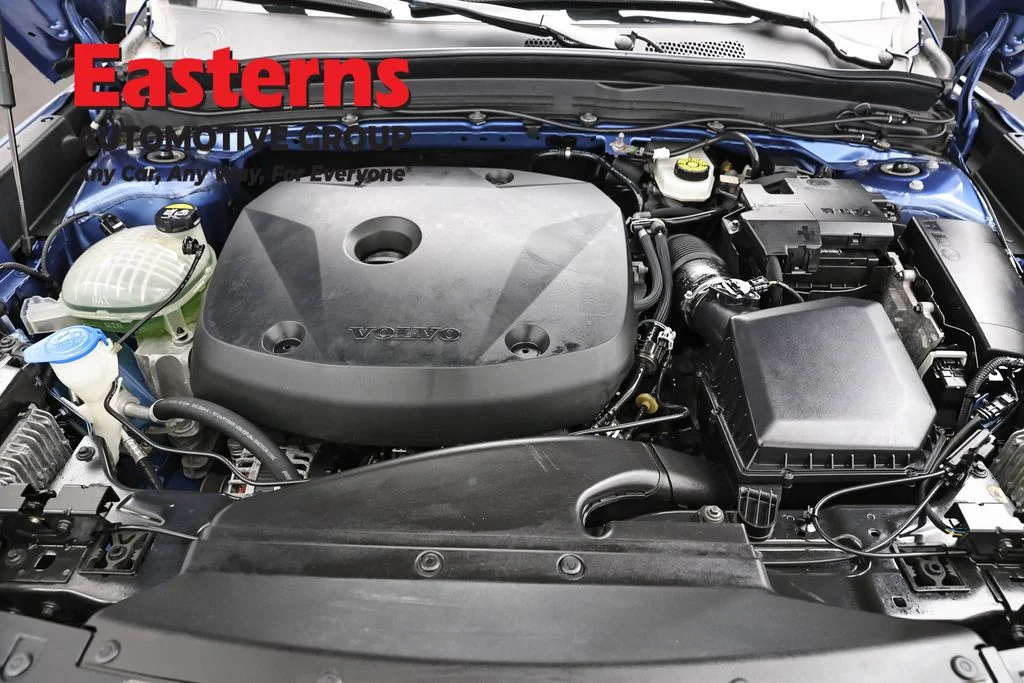 Used 2020 Blue Volvo R-Design image 7
