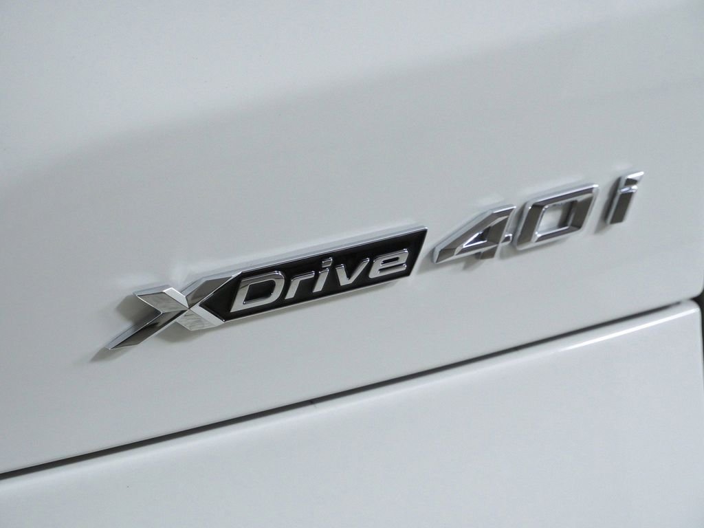 New 2026 Alpine White BMW xDrive40i image 12