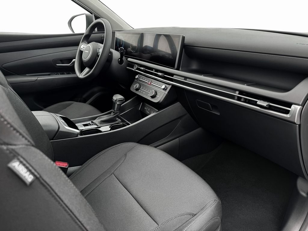 2025 Hyundai Tucson SE - Photo 22