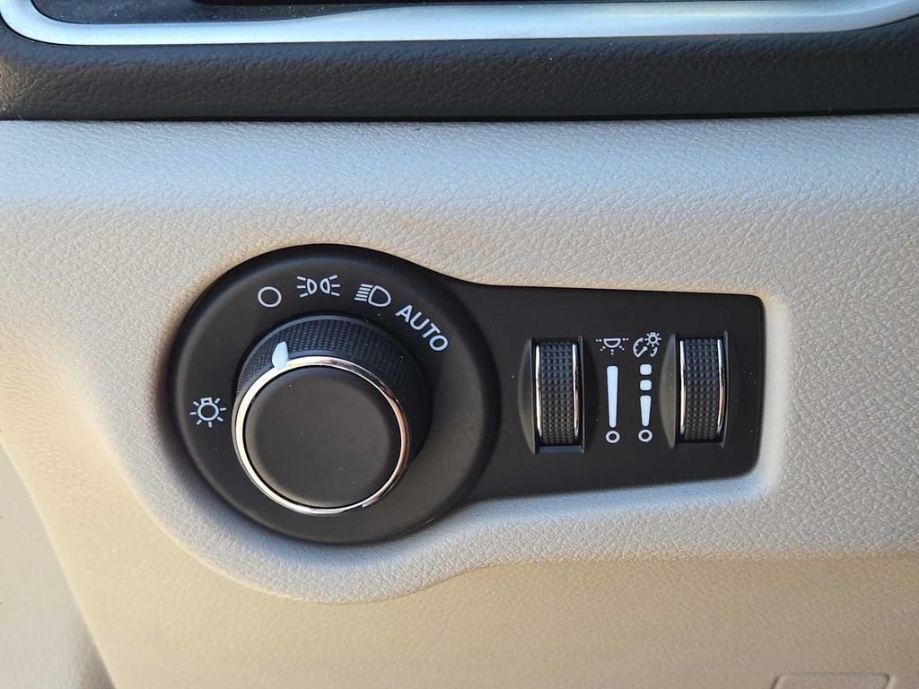 Used 2023 White Chrysler LX image 25