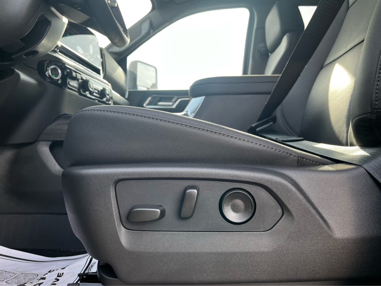 2026 Chevrolet Silverado 3500 HD LTZ - Photo 46